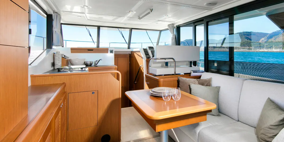 Swift Trawler 35 int 3